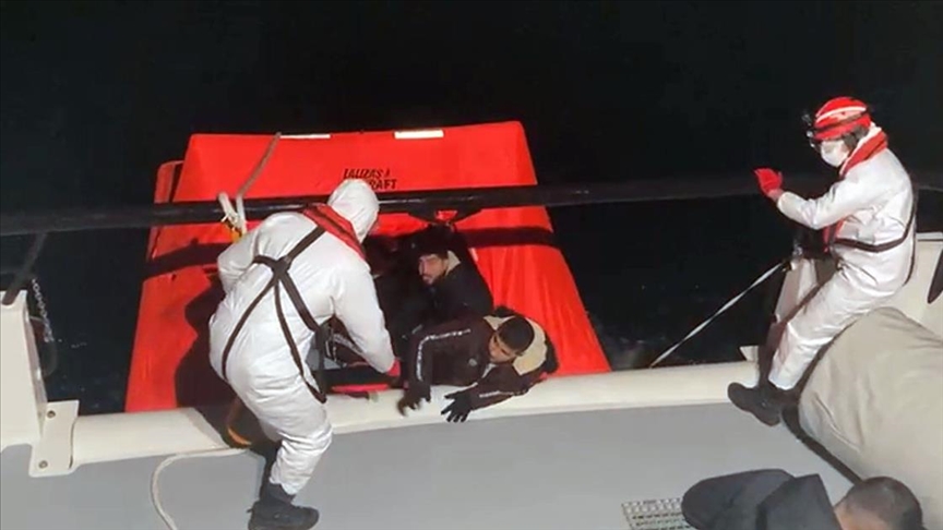 Aydın’da Türk kara sularına itilen 26 sığınmacı kurtarıldı