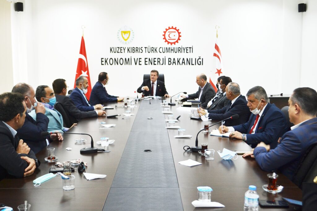 Arıklı: “Asgari ücreti artıramıyorsak piyasayı ucuzlatmak zorundayız”