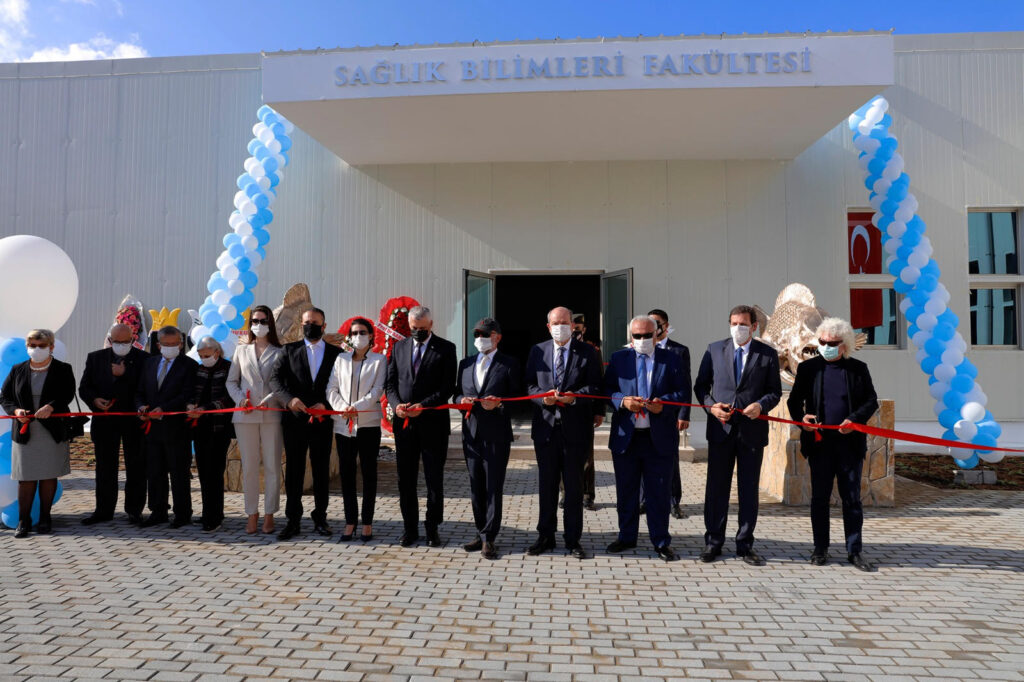 Girne Üniversitesi Sağlık Bilimleri Fakültesi’nin yeni binası açıldı