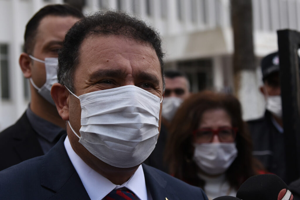 Güney Kıbrıs’ta çalışanlar, dönüşte yurtta kalma şartıyla işlerine gidebilecek