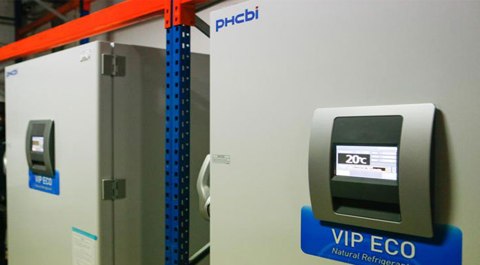 Güney Kıbrıs, aşıların muhafaza edileceği iki buzdolabını teslim aldı