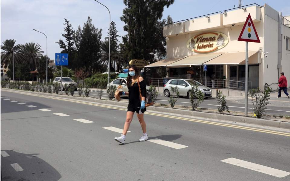 Güney Kıbrıs’ta işletmeler kapanmadan dolayı zorda