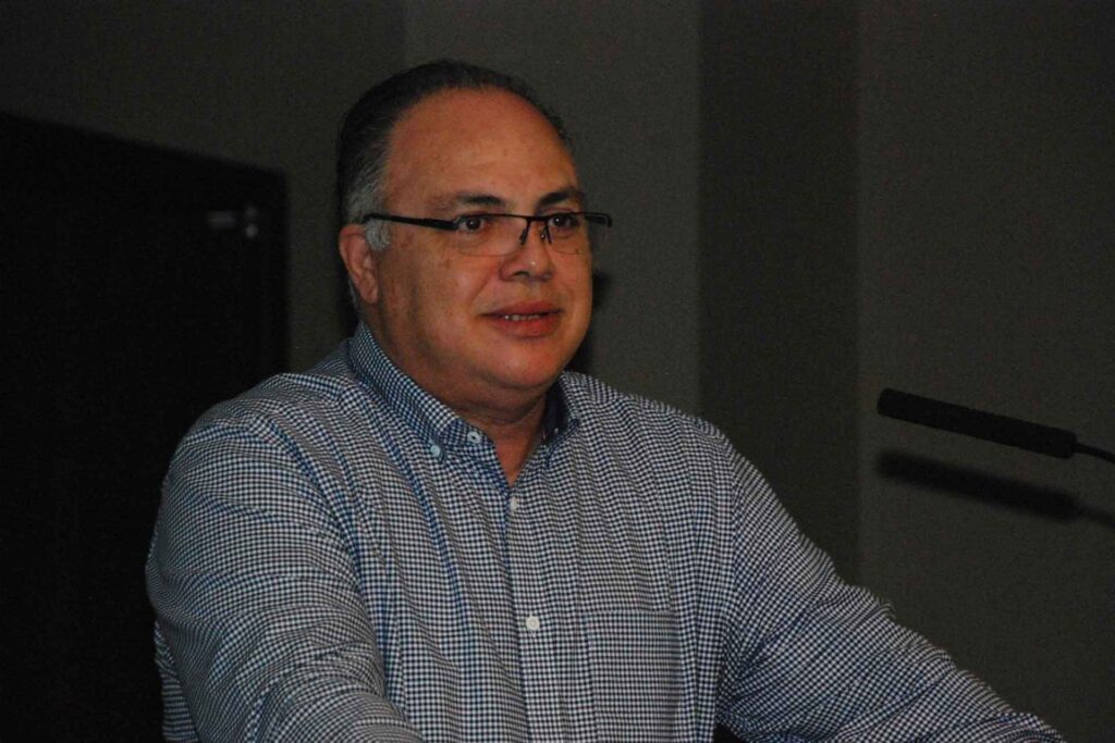 Anastasiadis hakkında köşe yazısı yazdı görevinden oldu!