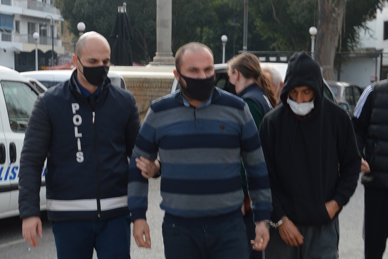 İnşaattaki suntaları aldılar