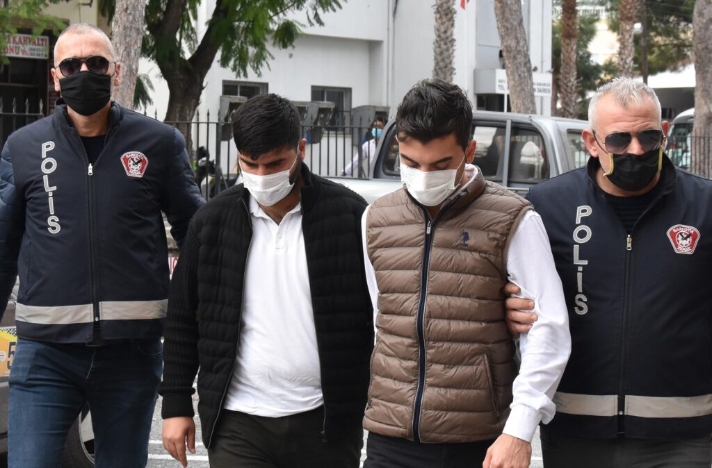 Uyuşturucu zanlıları 2 ay cezaevinde bekleyecek