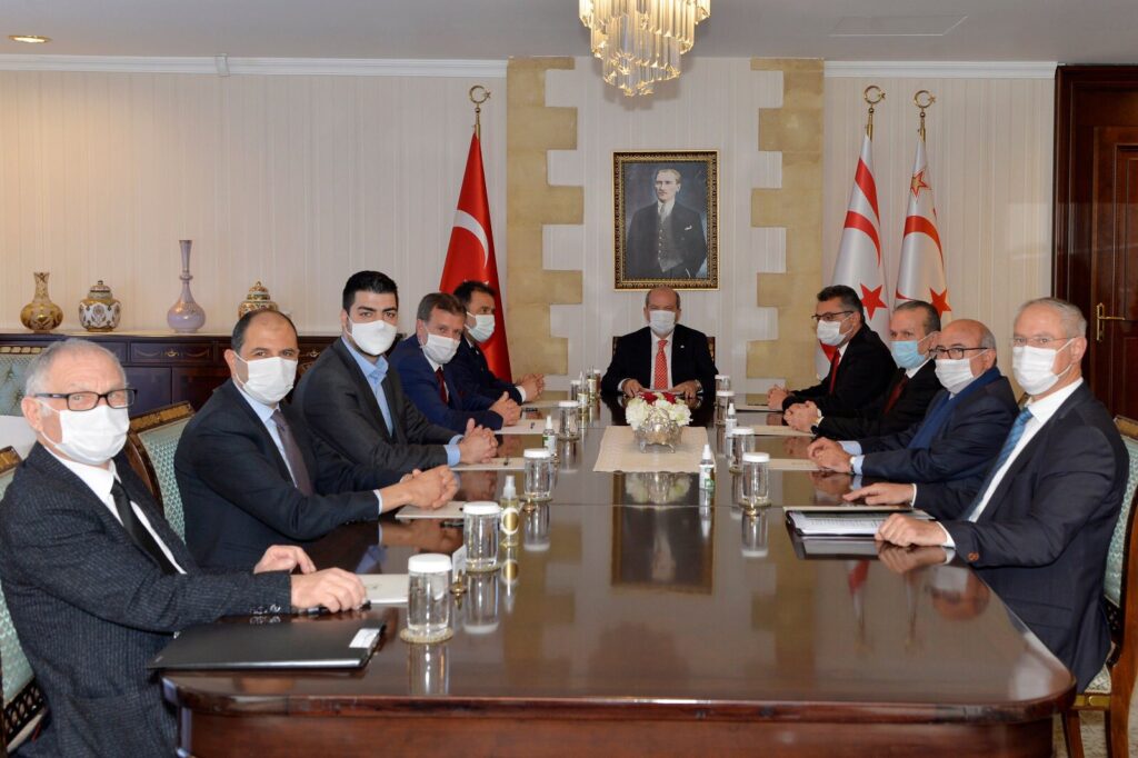 Cumhurbaşkanı Tatar’ın siyasi partilerle görüşmesi başladı