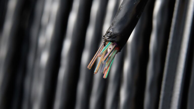 Fiber kablo çalışması yarın bazı köylerde telefon ve internet hizmetini aksatacak