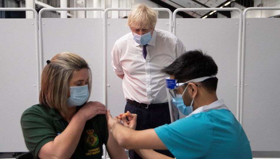 İngiltere’de 2 milyon 300 bin kişiye covid-19 aşısı yapıldı