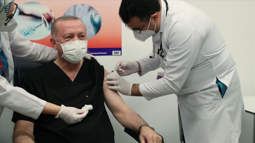 Cumhurbaşkanı Erdoğan covid-19 aşısı yaptırdı