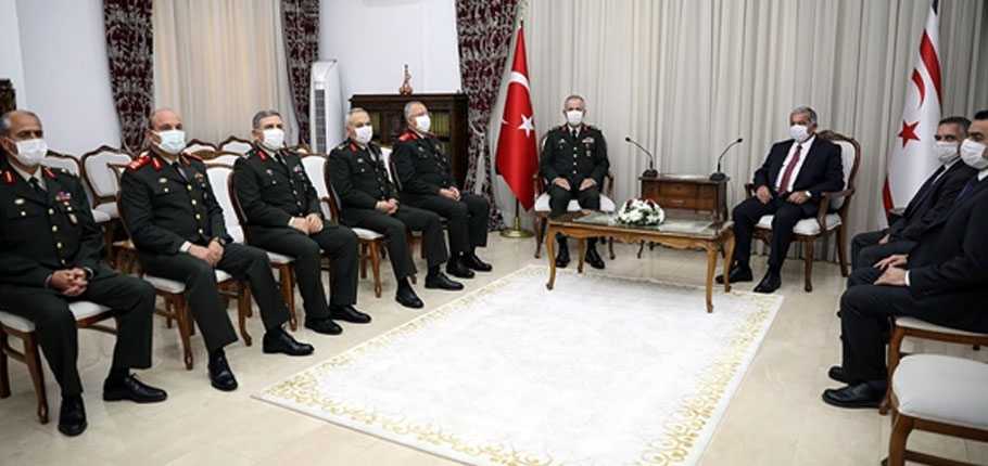 Cumhuriyet Meclisi Başkanı Sennaroğlu, komutanları kabul etti