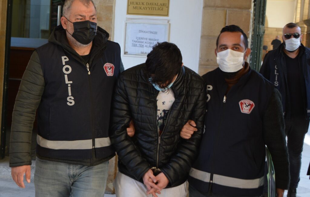 Sokağa çıkma yasağına rağmen uyuşturucu ticareti!