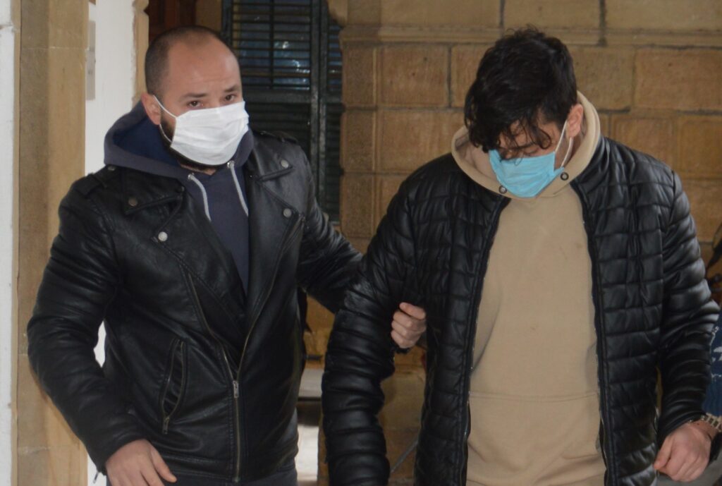 Sokağa çıkma yasağına rağmen uyuşturucu ticareti!