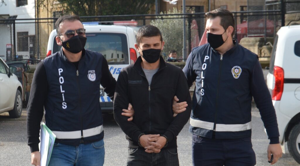 “Benden sonra evden çıkarsan seni öldürürüm”!