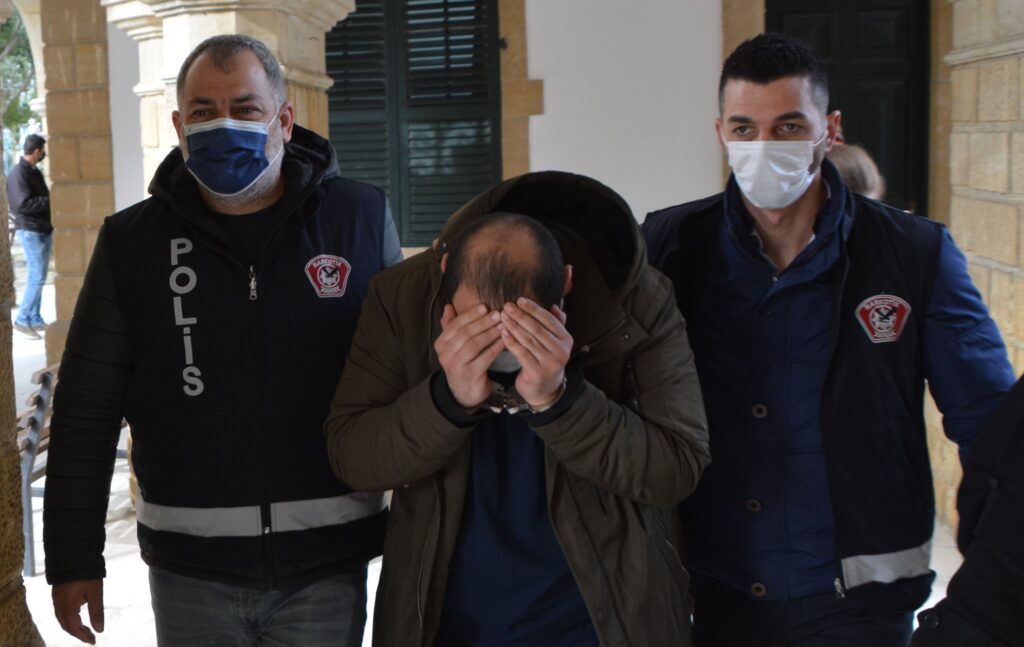 Uyuşturucuyu saklı yerden aldığını itiraf etti