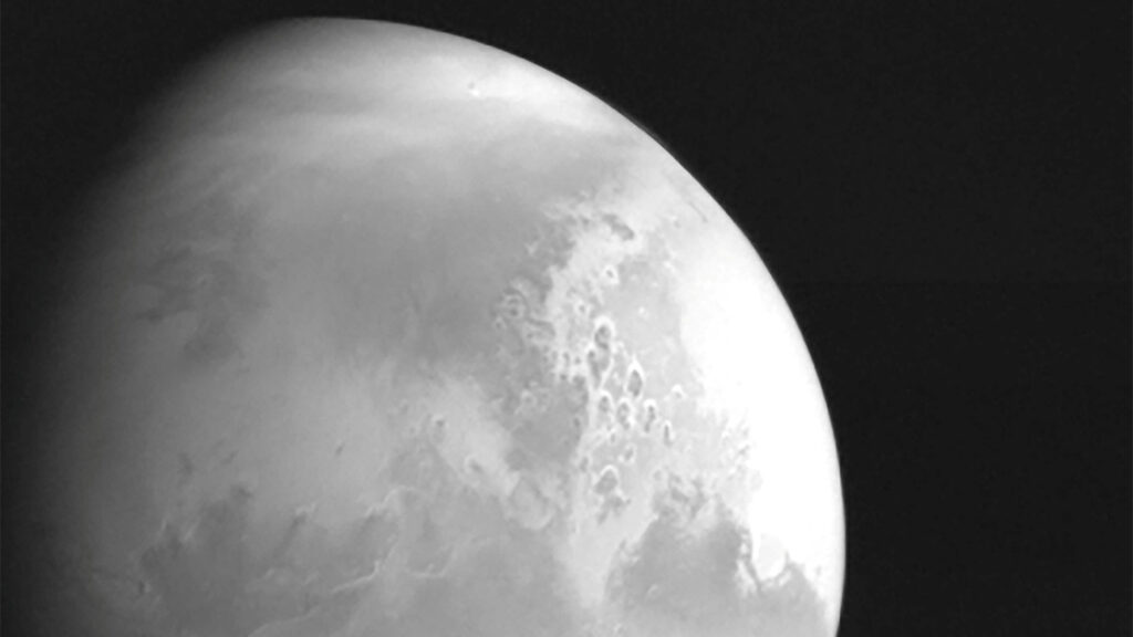 Çin’in Mars keşif uydusu Dünya’ya ilk görüntüsünü yolladı