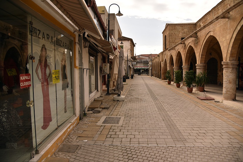 Bugün eczaneler ve fırınlar dışında her yer kapalı