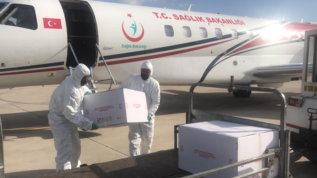 Türkiye’den 40 bin doz aşı geldi