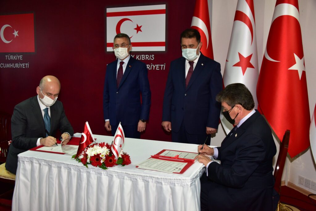 Anlaşmalara imzalar atıldı