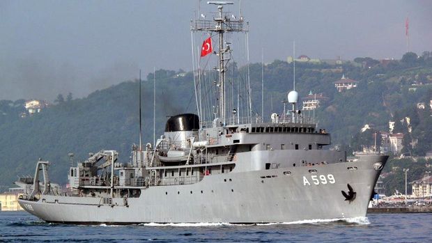 Yunanistan’a ait savaş uçaklarından uluslararası sularda araştırma yapan ‘TCG Çeşme’ gemisine taciz
