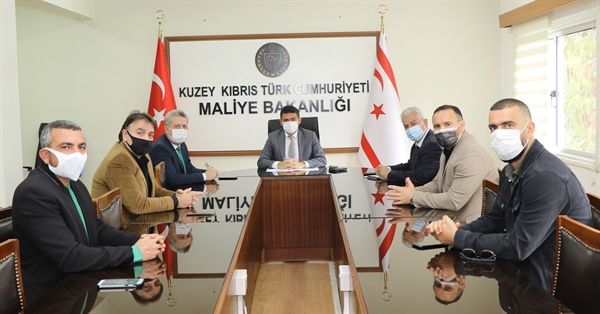 Maliye Bakanı Oğuz Kamuda Örgütlü Sendikalarla bir araya geldi