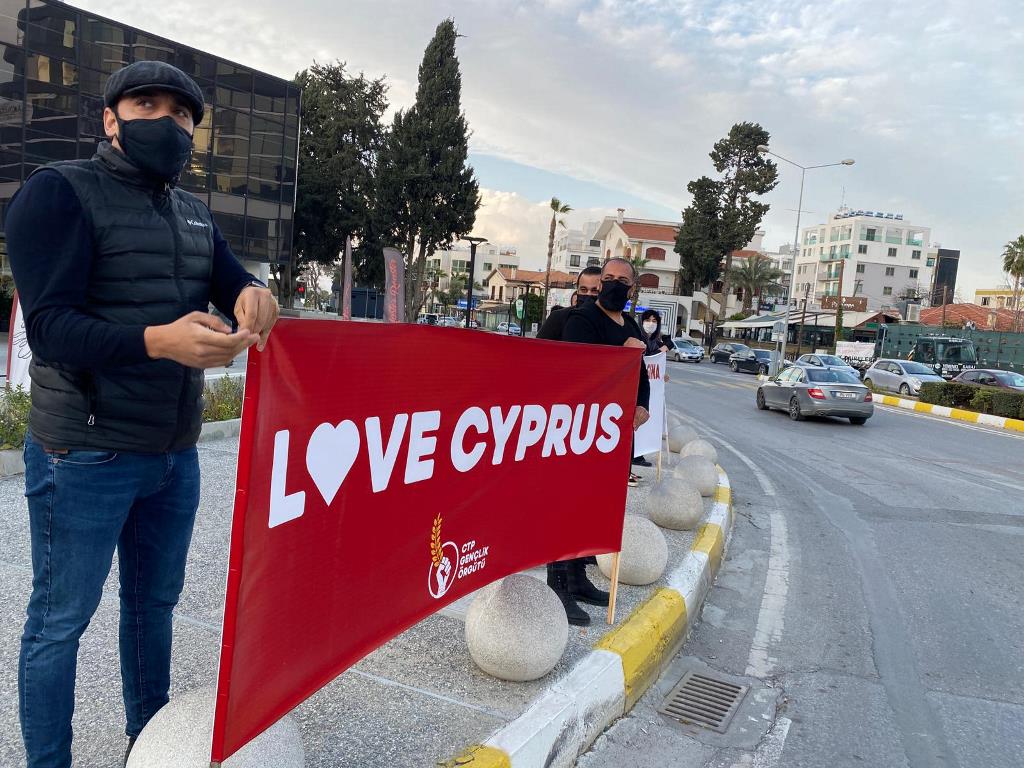 CTP Gençlik Örgütü’nden ‘Love Cyprus’ eylemi