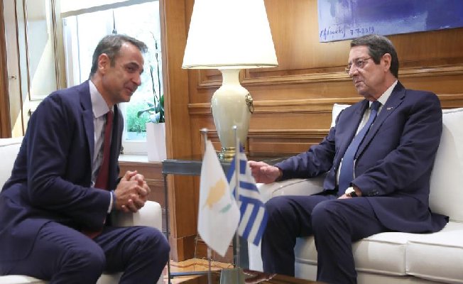 Anastasiadis ve Miçotakis: “Türk askeri gitmeli, garantiler kaldırılmalı”
