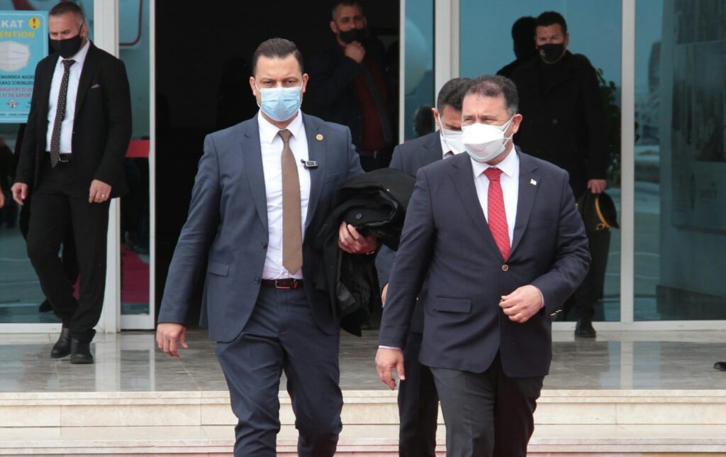 Saner, Türkiye’ye gitmek üzere adadan ayrıldı
