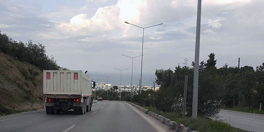 Lefkoşa-Girne yönünde uygulanan kamyon geçiş yasağı kalktı