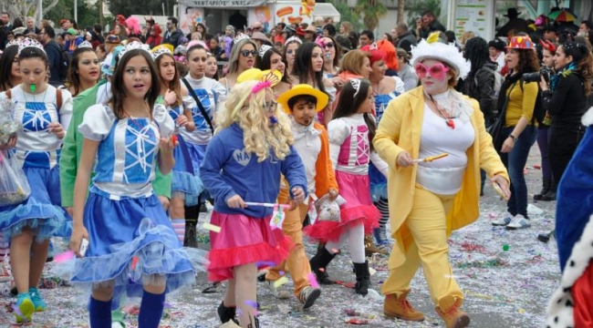 Limasol’da Covid-19’a rağmen karnaval yapıldı