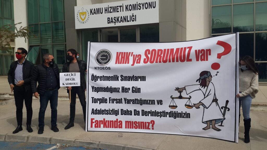 KTOEÖS, ertelenen öğretmenlik sınavını protesto etti