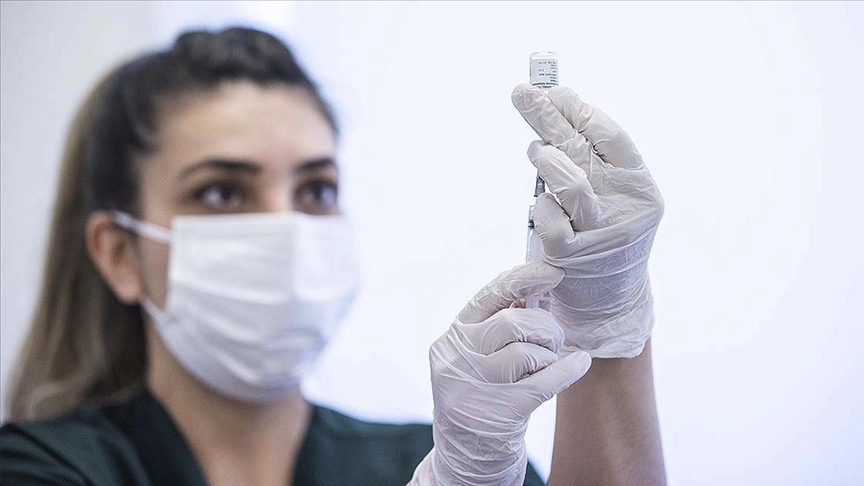 Türkiye’de birinci ve ikinci doz aşı olanların toplam sayısı 10 milyonu geçti