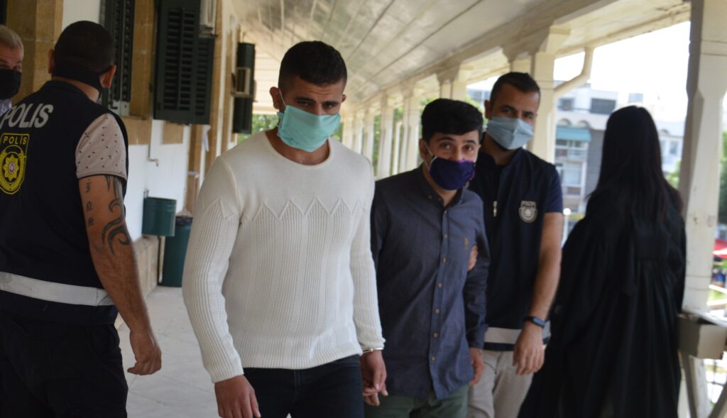 Güney Kıbrıs’tan uyuşturucu ithal edene ve yardımcı olana toplam 25 ay hapis cezası