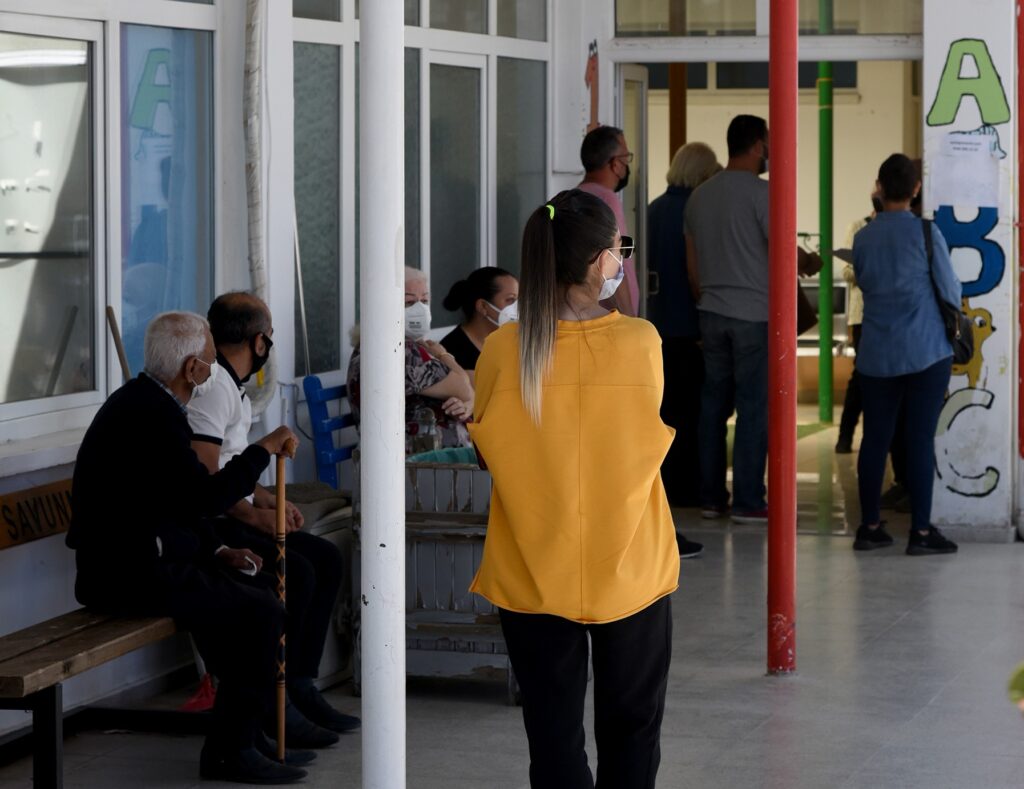 19 sağlık merkezinde aşılamalara devam ediliyor