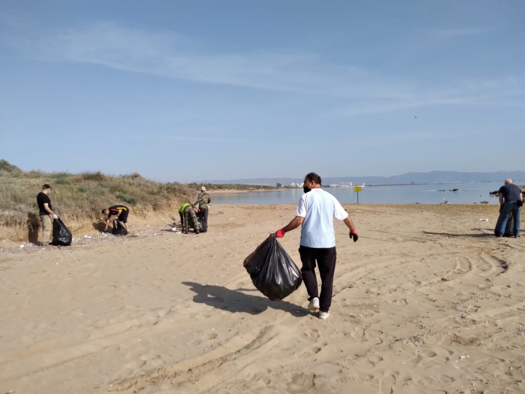 Çevre Dairesi Bedi’s ve Silver Beach arasındaki alanı temizledi