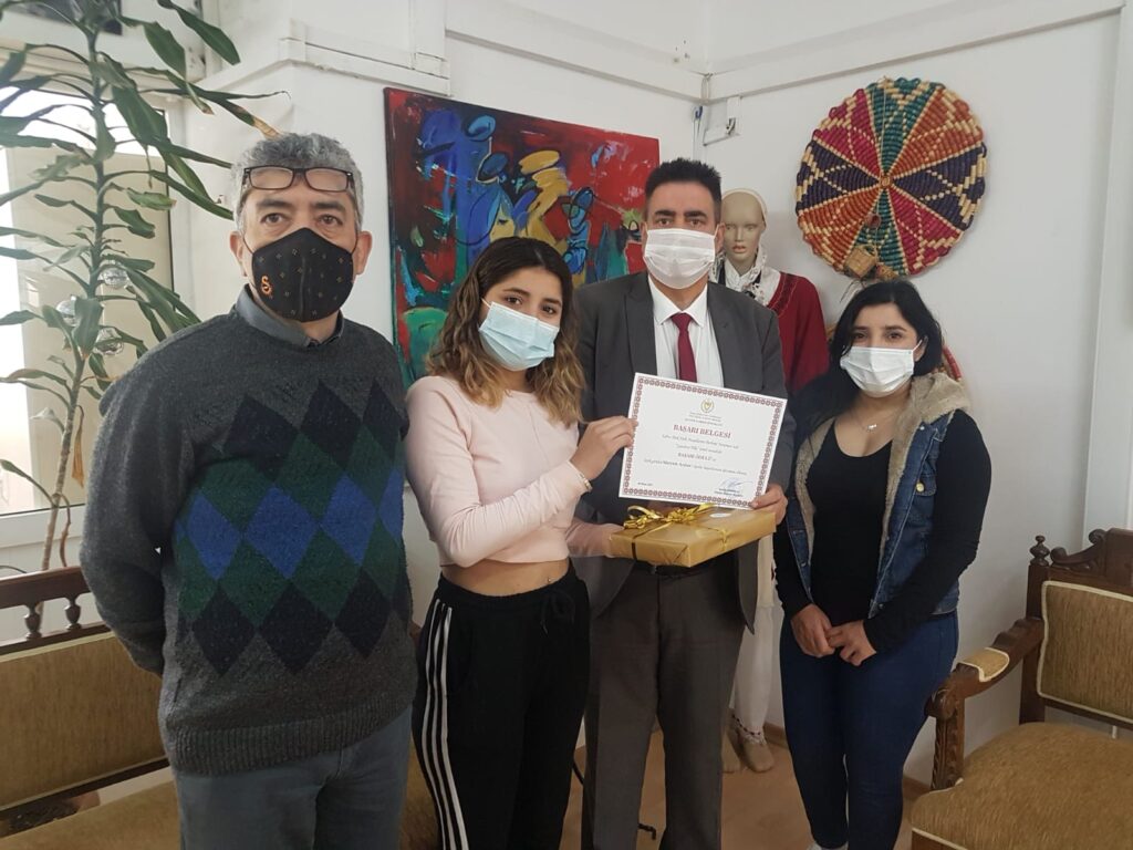 Kıbrıs Türk Halk Masallarını Derleme Yarışması ödülleri veriliyor
