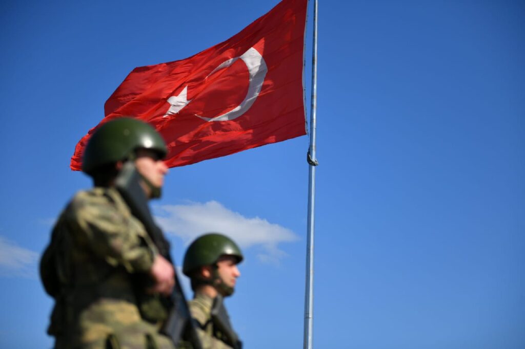 Suriye ve Yunanistan’a yasa dışı yollardan geçmeye çalışan 9 kişi yakalandı