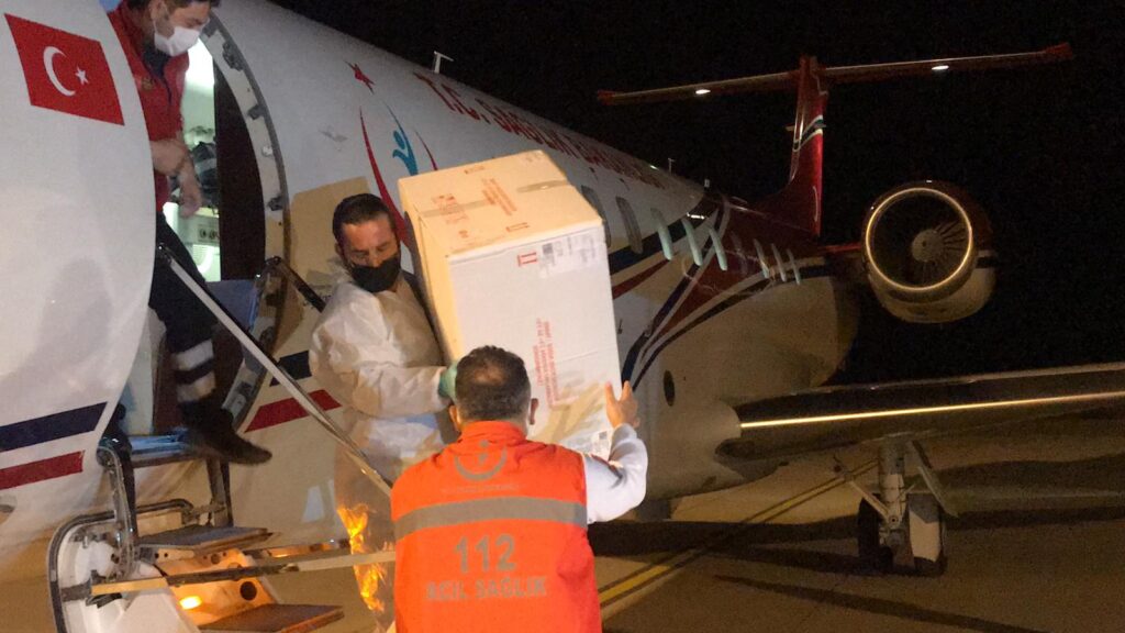 Türkiye’den KKTC’ye bugün 50 bin doz aşı daha geliyor