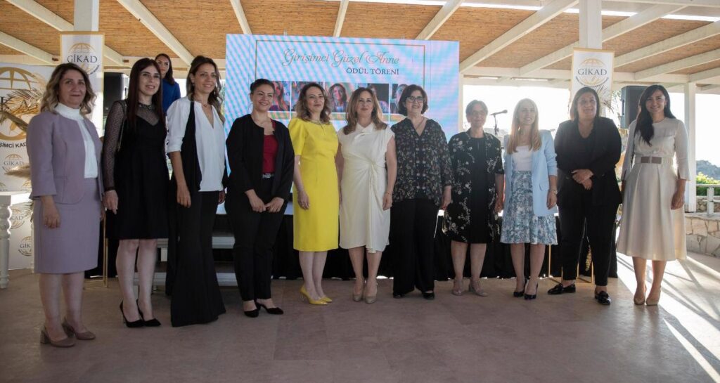 Sibel Tatar ‘Girişimci Güzel Anne Ödül Töreni’ne katıldı