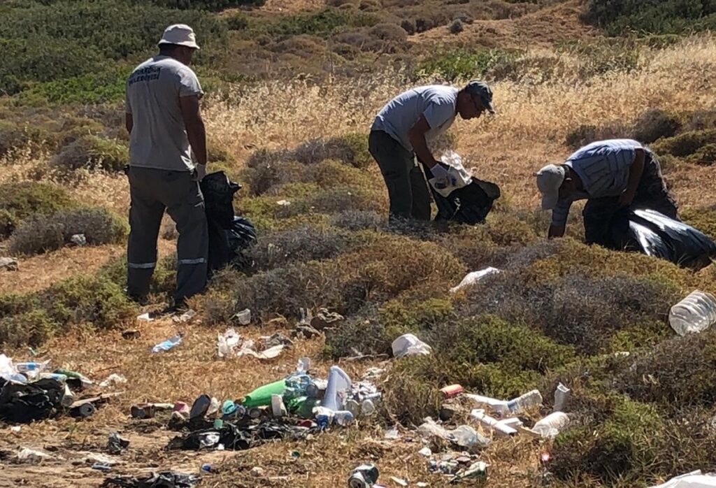 Çevre Koruma Dairesi’nden, Altın Kum Sahili ve piknik alanında temizlik etkinliği
