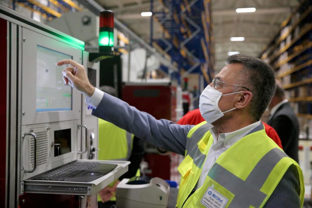 Oktay: “Sanayimizin çarklarının çok hızlı bir şekilde dönmesi için desteklerimizi sürdürüyoruz”