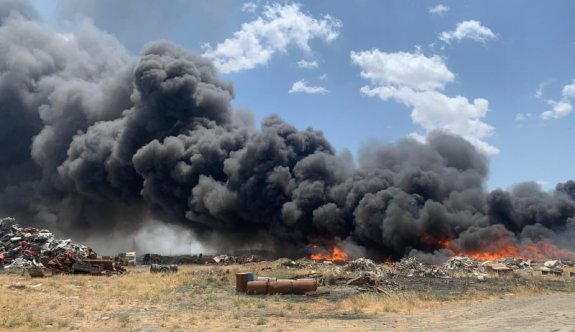Turizm ve Çevre Bakanlığı’ndan Haspolat Sanayi Bölgesi’nde çıkan yangınla ilgili açılma