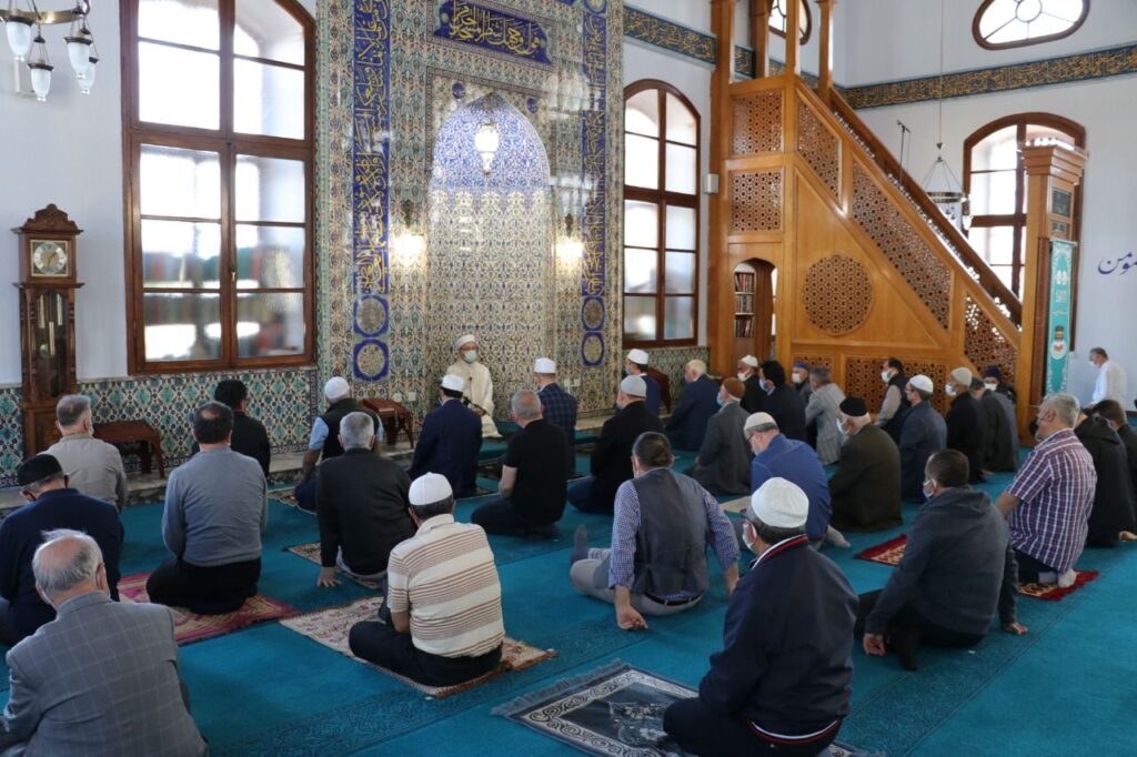 Tüm camilerde dün ikindi vakti Mescid-i Aksa’nın kurtuluşu ve Kudüs’te yaşananlar ve için dua edildi