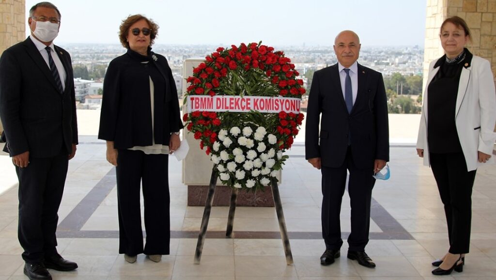 TBMM Dilekçe Komisyonu Heyetinden Dr.Küçük ve Denktaş’ın kabirlerine ziyaret