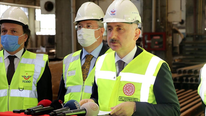 Karaismailoğlu: “2023’te demir yolu ağımızı 16 bin 675 kilometreye çıkaracağız”