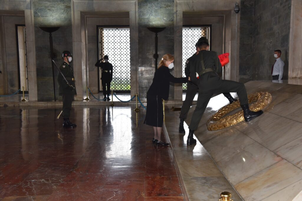 Canaltay Anıtkabir’i ziyaret etti
