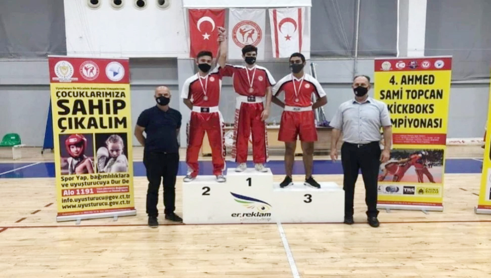 Kickboksculardan anlamlı mücadele