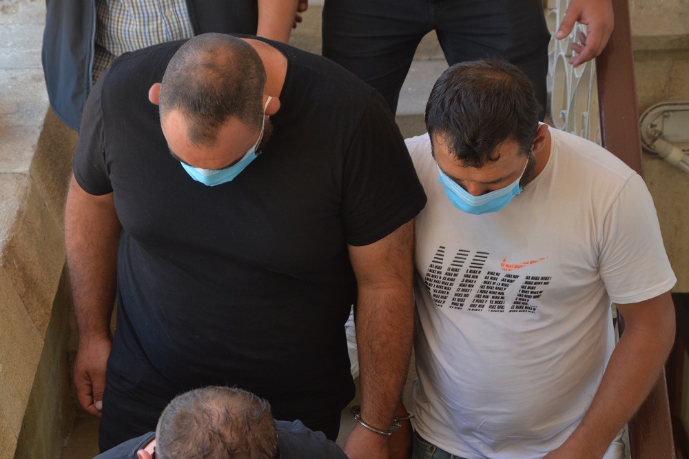 Husumetlisinin 10 dönüm arazisini yaktılar