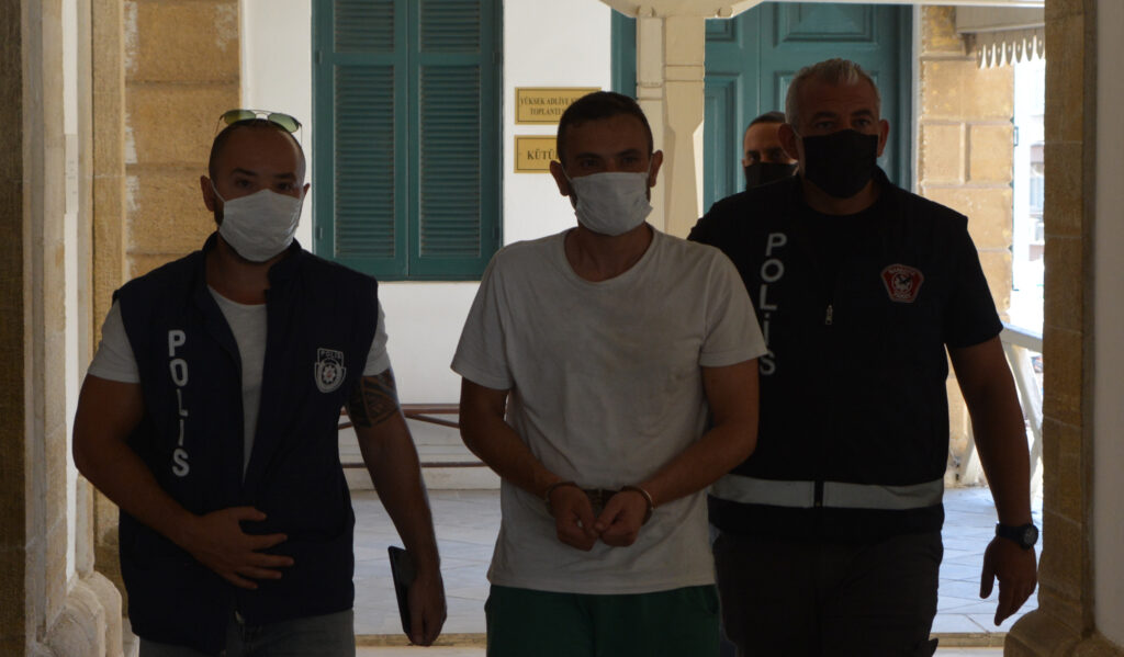 Yatak odasında uyuşturucu bulundu