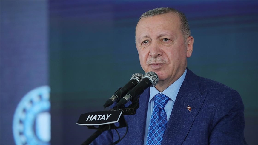 Erdoğan: “Milletin gönlüne girmek yerine gözünü dışarıya diken zihniyete rağmen ülkemizi büyüteceğiz”