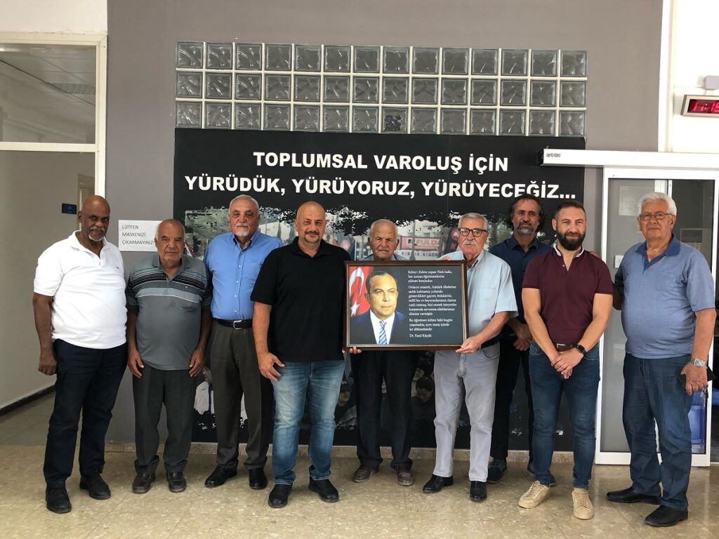 Dr. Fazıl Küçük Vakfı, KTÖS’ü ziyaret etti